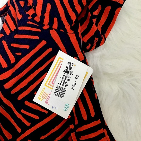 NEW LuLaRoe Julia Print Pullover Dress Size XS - Picture 4 of 14